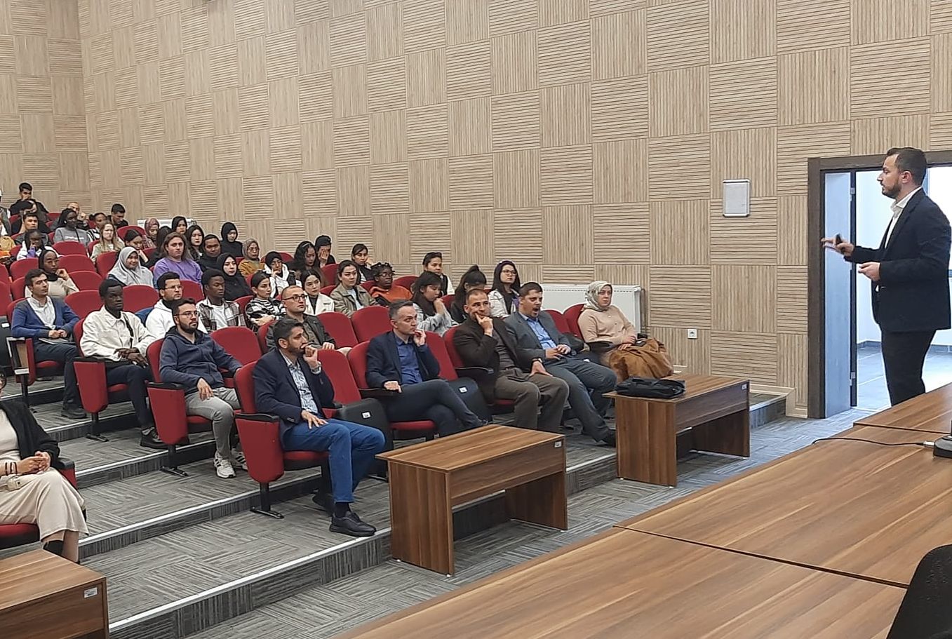 İl Göç İdaresi Müdürlüğünden Uluslararası Öğrencilerimize Bilgilendirme Toplantısı